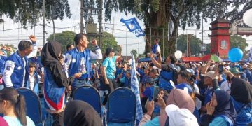 Ribuan Massa Birukan Blitar, Ketua PAN: Kode Alam Kemenangan. (foto/Bacaini)