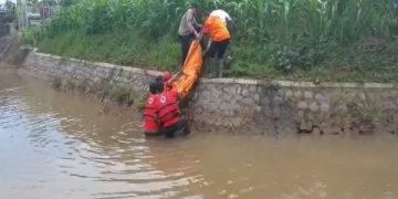 Heboh! Asyik Mancing Tiba-tiba Melintas Sesosok Mayat. Persitiwa terjadi di kawasan Dam Ngelis Desa Prambon, Kecamatan Tugu, Kabupaten Trenggalek Jawa Timur. (foto: Bacaini)