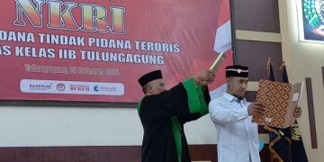 Tobat Jadi Teroris, Napiter Lapas Tulungagung Ucapkan Ikrar Setia NKRI. (foto/Bacaini)