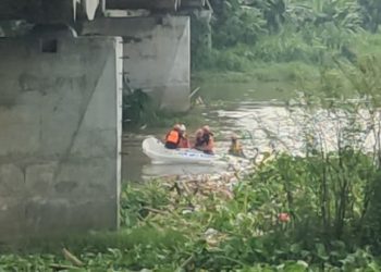Misteri Pengendara Motor Trail yang Loncat dari Jembatan Semampir, Warga: Sempat Duduk Termenung