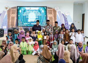 Semarakkan Ramadhan, DWP UP Dinas Pendidikan Berbagi Kepada 180 Anak Yatim dan 231 Dhuafa