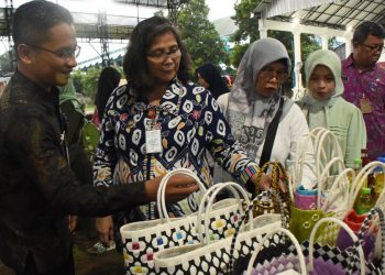 Pj Wali Kota Kediri Larisi Produk UMKM Kelurahan Ngronggo