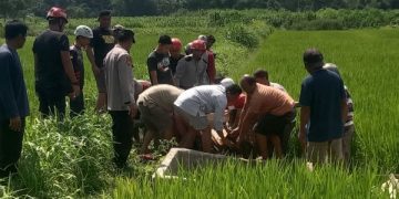 Blitar Gempar, Ayah dan Anak Ditemukan Tewas Keracunan di Lubang Diesel Air. (foto/Bacaini)