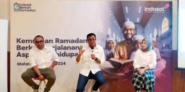 Prio Sasongko - Head of Region East Java Indosat Ooredoo Hutchison (tengah) saat pemaparan program Indosat Gerobak Berkah Ramadan di Malang (21/03/2024) (Foto/Bacaini)