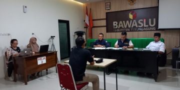 Kasus Manipulasi Suara Pileg 2024, Bawaslu Panggil Panwascam Tulungagung. (foto/Bacaini)