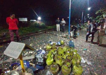 Disambar KA Rapih Dhoho, Pemotor di Kediri Terlempar 10 Meter