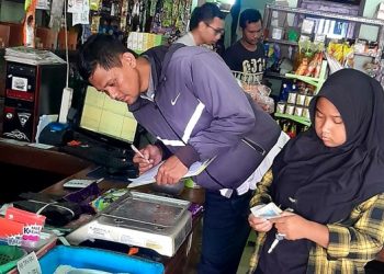 Disperdagin Kota Kediri Periksa Alat Timbang Pedagang
