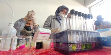 Gawat!, Kerupuk Rengginang dan Terasi di Pasar Kediri Mengandung Pewarna Tekstil. (foto/Bacaini)