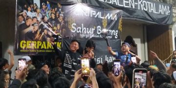 Denny Caknan Tiba-tiba Muncul di Kampung Kebalen Malang, Ada Apa? . (foto/Bacaini)