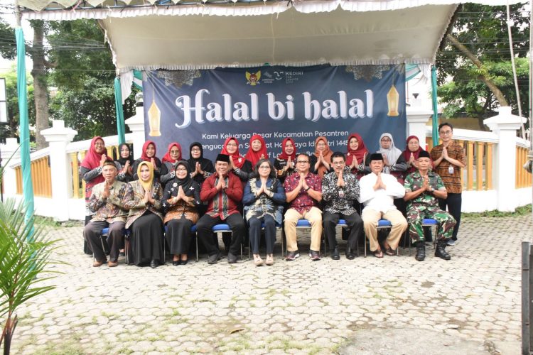 Halal Bihalal dengan Pegawai Lingkup Kecamatan Pesantren, PJ Wali Kota Kediri Beri Beberapa Arahan