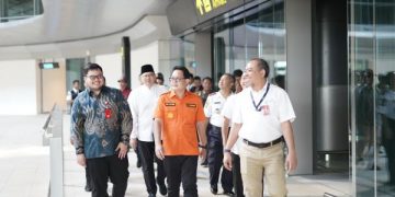 Mas Dhito Dampingi Pj Gubernur Jatim Kunjungi Bandara Dhoho Kediri. (foto/ist)