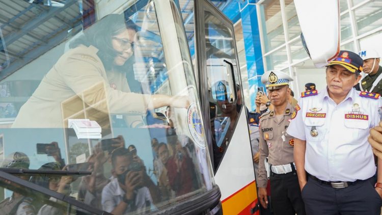 Pastikan Kesiapan Sambut Pemudik, Pj Wali Kota Kediri Pantau Ramp Check di Terminal Tamanan dan Kunjungi Stasiun
