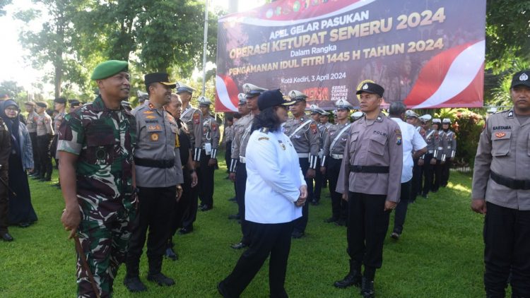 Pj Wali Kota Kediri Jadi Inspektur Apel Gelar Pasukan Operasi Ketupat Semeru 2024
