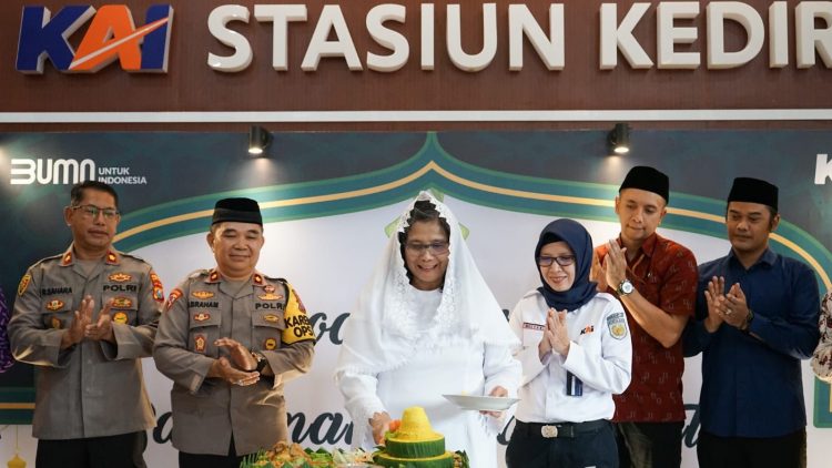 Hadiri Doa Bersama dan Santunan Anak Yatim, PJ Wali Kota Kediri : PT KAI Harus Tampilkan Performa Terbaik Demi Keselamatan Perjalanan Kereta Api