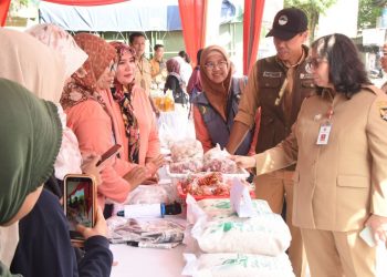 Pastikan Kemudahan Aksesbilitas Pangan, PJ Wali Kota Kediri Tinjau Gerakan Pangan Murah Serentak Nasional