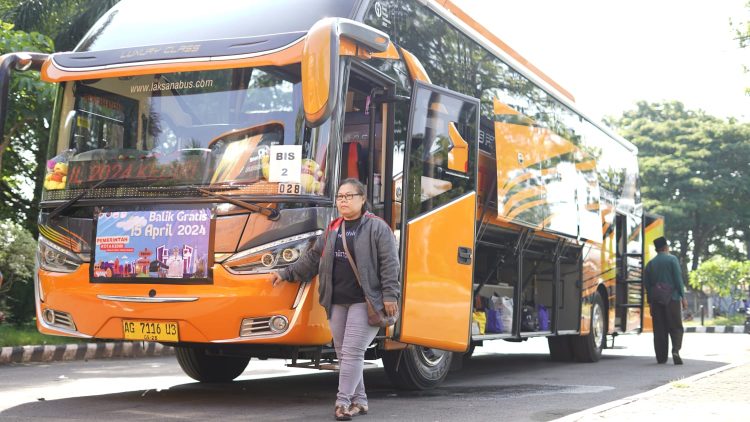 Siapkan 2 Armada Bus, Pemkot Kediri Lepas 100 Penumpang Balik Gratis