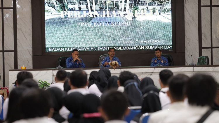263 Calon PPPK Lakukan Penandatanganan Perjanjian Kerja, Pemkot Kediri Harapkan Terus Berdedikasi dan Berkinerja Lebih Baik