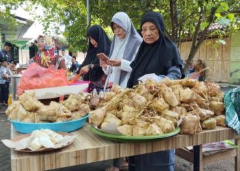 Meriahnya Lebaran Ketupat Warga Pojok Kediri