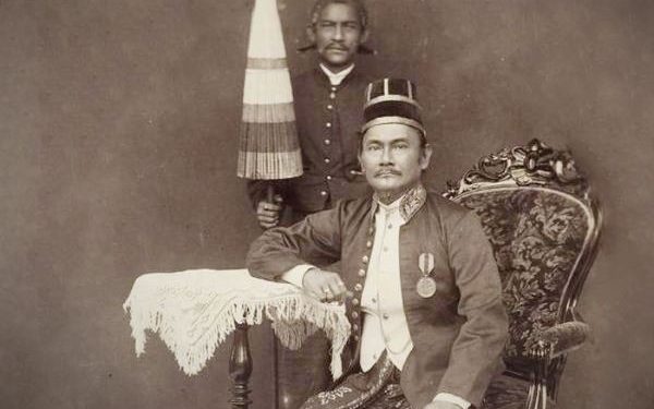 pangreh praja masa kolonial