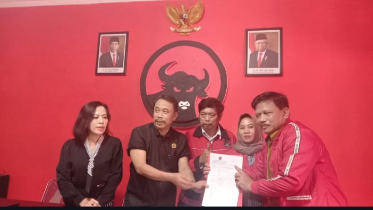 Ambil Formulir Pendaftaran Cabup Nganjuk, Marhaen Hitung Nogo Dino