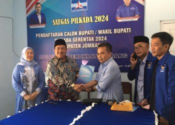 Resmi Daftar Bacabup di Demokrat Jombang, Ketua AKD Siap Lawan Incumbent