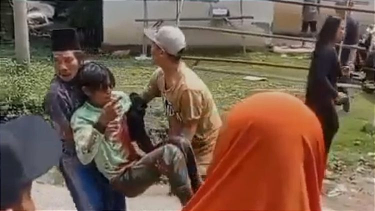 Viral Duel Adu Sajam di Acara Seni Bantengan Malang