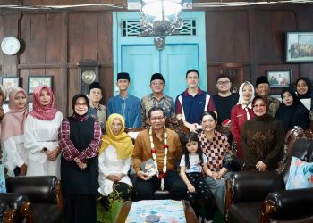 Bersama Pak Pram dan Keluarga, Mas Dhito Berkunjung ke Ndalem Pojok