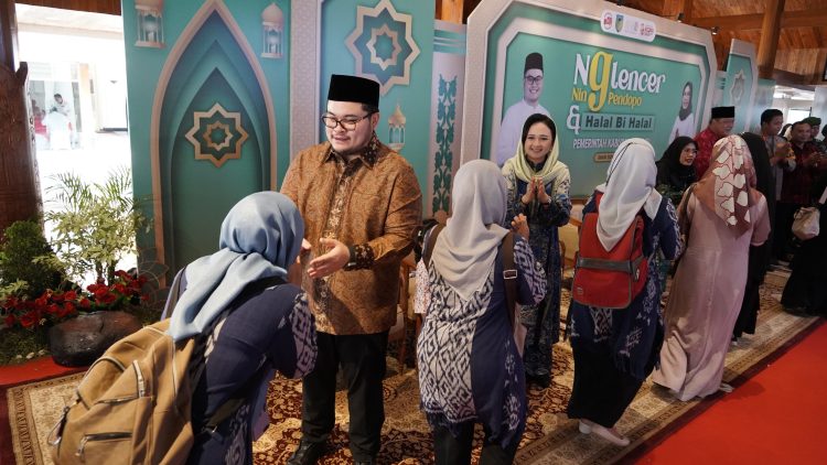 Gelar Halal Bihalal, Mas Dhito Aktif Ajak Interaksi Anak-Anak