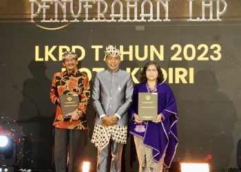 Pj Wali Kota Kediri Zanariah Terima LHP LKPD Tahun 2023, Kota Kediri Pertahankan Opini WTP Sepuluh Kali Berturut-turut