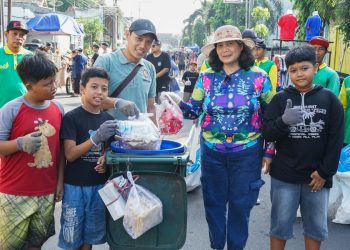 Pj Wali Kota Kediri Zanariah Ajak Masyarakat Bertanggung Jawab Terhadap Sampah dan Turut Menjaga Air di Kota Kediri
