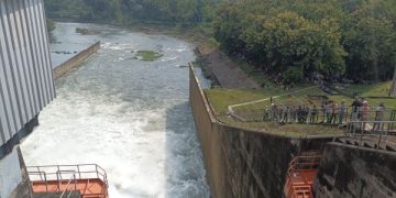 Flushing 2 Waduk di Blitar Perbaiki DAS Brantas yang Dirusak Penambang Pasir Ilegal. (foto/ist)