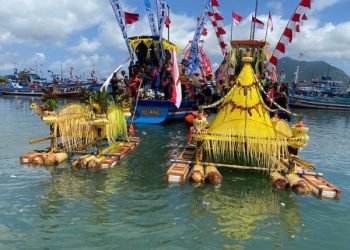 Larung Sembonyo, Upacara Labuh Laut Kebanggaan Nelayan Prigi Trenggalek