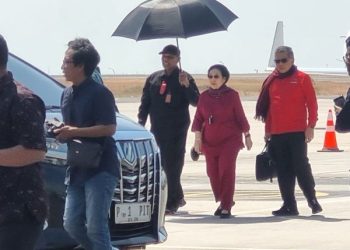 Megawati Nyekar ke Makam Bung Karno di Blitar Ditemani Hasto dan Pramono