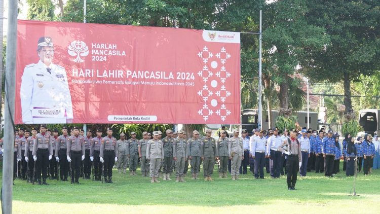 Pj Wali Kota Kediri Pimpin Upacara Peringatan Hari Lahir Pancasila
