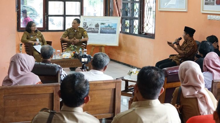 Dialog Bersama Pegiat Literasi Kota Kediri, Pj Wali Kota Kediri Zanariah Ajak Kolaborasi Tingkatkan Gemar Baca