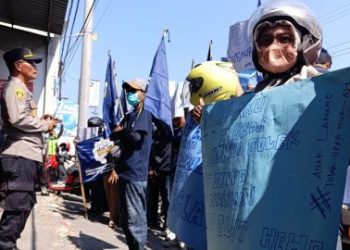 Ratusan Buruh Sarbumusi Jombang Demo Menolak Diperbudak Perusahaan