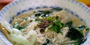 Cerita Pangsit Mie Legendaris Kediri, Sempat Berhenti Saat Meletus G30SPKI . (foto: IG @kulinerkediri.id)