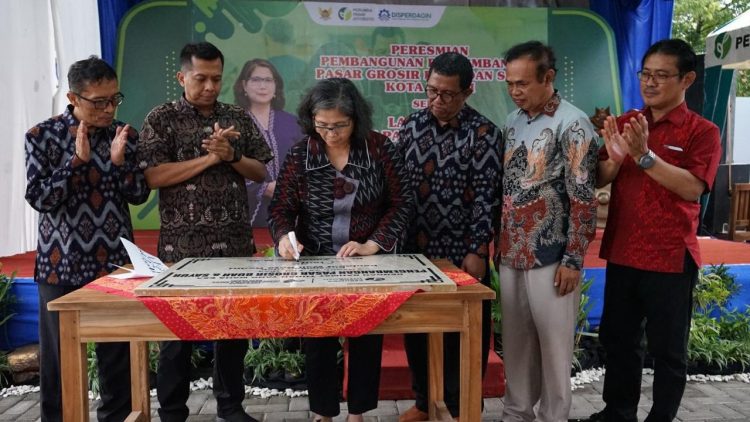 Pj Wali Kota Kediri Resmikan Pembangunan Pengembangan Pasar Grosir Ngronggo dan Launching Serbu Pasar