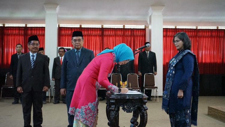 Pj Wali Kota Kediri Lantik 2 Pejabat Pimpinan Tinggi Pratama dan 16 Pejabat Fungsional Pemerintah Kota Kediri