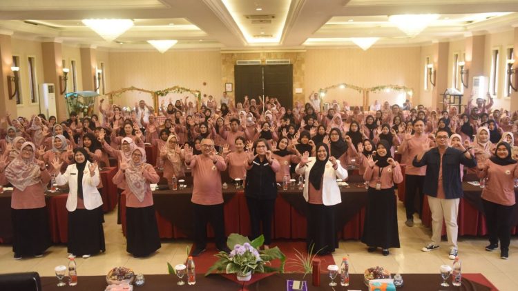 Buka Pelatihan Kader GEMA CERMAT, Pj Wali Kota Kediri Zanariah Harapkan Masyarakat Semakin Teredukasi Gunakan Obat Secara Tepat