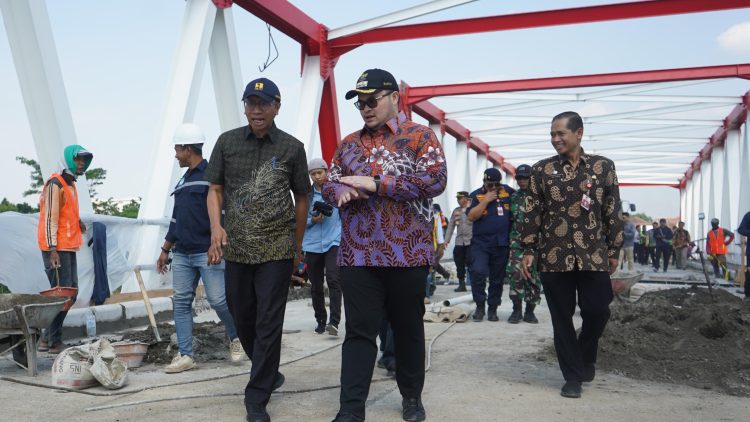 Mas Dhito Sebut Awal Juli Jembatan Jongbiru Siap Diresmikan