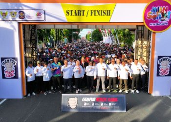 Pj Wali Kota Kediri Zanariah Berangkatkan Jalan Sehat Harmoni