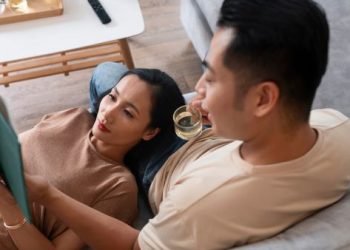 9 Tips Menyalakan Hubungan di Atas Ranjang, Teh dan Pisang Jadi Kunci