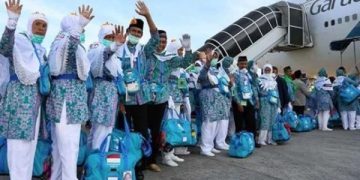 Tiba di Nganjuk, Ratusan Jamaah Haji Disambut Air Mata