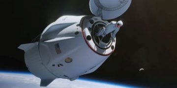 Elon Musk Siap Luncurkan Penerbangan Angkasa Terjauh Dalam 50 Tahun Terakhir. (foto ilustrasi/spaceX)