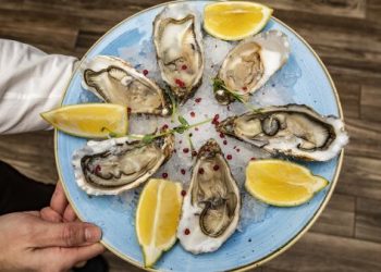 Hati-hati Untuk Penyuka Sea Food, Ilmuwan Temukan Kandungan Fiberglass Berbahaya