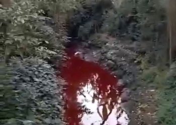 Malang Gempar, Air Sungai Berubah Merah Pada Malam 1 Suro