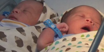 Bayi-bayi yang Lahir Tepat HUT ke-79 RI, Salah-satunya Kembar Laki-laki. (foto/Bacaini)