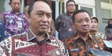 Imbas Viral Video PNS Indehoy, PJ Bupati Copot Kepala Dinas Pendidikan. Foto Pj upati Jombang Teguh Narutomo. (foto/Bacaini)