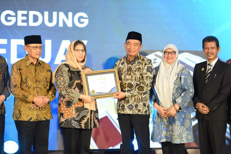 Pj Wali Kota Kediri Dampingi Menko PMK Resmikan Gedung KH Soedja RS Muhammadiyah Ahmad Dahlan Kota Kediri